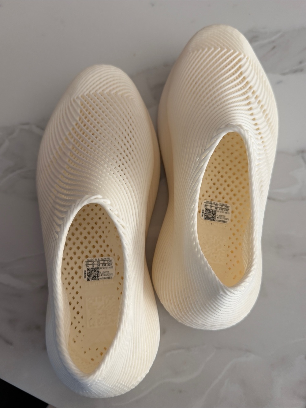 adidas Women’s Slip-On Climacool Mesh Sneakers (women’s 6.5 // men’s 5.5) - Picture 7 of 7